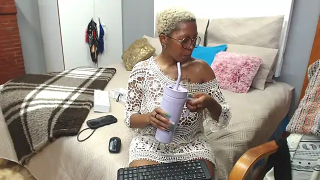 Kay-Tee online show from 10.09.25