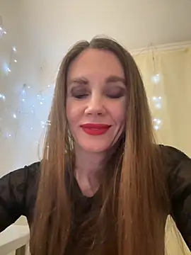 LucieMack online show from 11.26.25