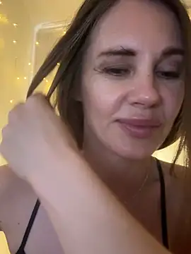 Snapshot of LucieMack chatting on 06.23.26 LucieMack online show from 06.23.26