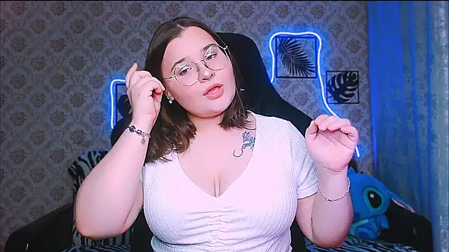 InLoveWithLife26 online show from 10.15.25