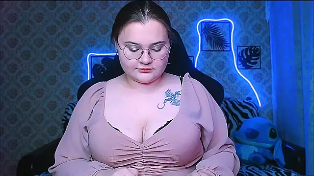 InLoveWithLife26 online show from 11.16.25