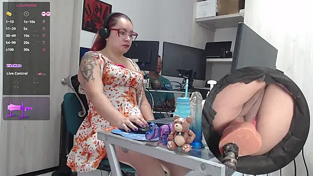 leidydi223 online show from 11.21.25