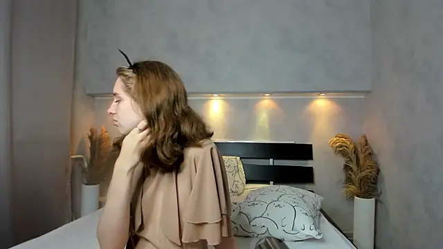 Camilla Kelly online show from 09.15.25