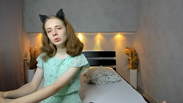 Camilla Kelly online show from 09.26.25