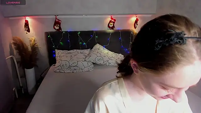 Camilla Kelly online show from 12.16.25