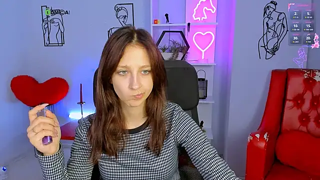 Snapshot of lau_ra_queen chatting on 09.10.25 lau ra queen online show from 09.10.25