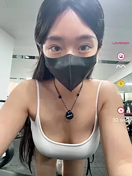 Snapshot of jiajia_L chatting on 04.27.26 jiajia L online show from 04.27.26