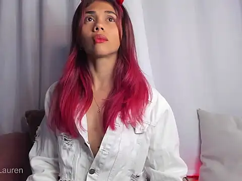 Laurenn 2 online show from 10.08.25