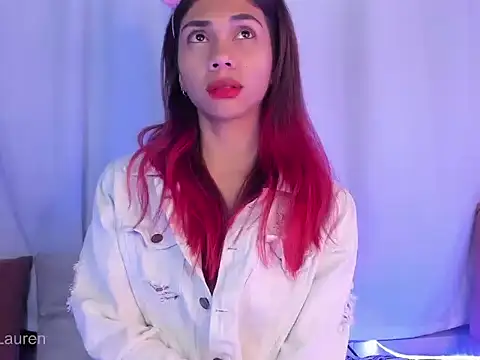 Laurenn 2 online show from 11.20.25