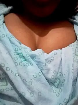 kaviyaponnu0987 online show from 12.19.25