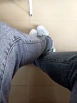 Snapshot of lilldickyyy chatting on 10.19.25 lilldickyyy online show from 10.19.25