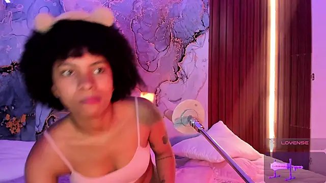 Lolalewis777 online show from 10.25.25