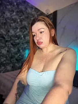 Snapshot of Bigass_curvy chatting on 05.31.26 Bigass curvy online show from 05.31.26