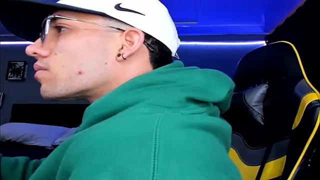 alexgiraldo   online show from 10.10.25