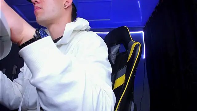 alexgiraldo   online show from 10.23.25