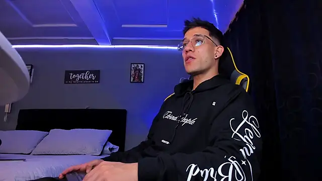 alexgiraldo   online show from 12.02.25