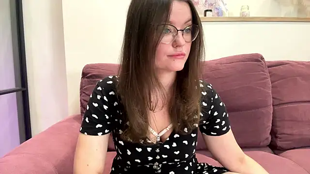 Snapshot of mia_shine_bright_wow chatting on 09.16.25 mia shine bright wow online show from 09.16.25