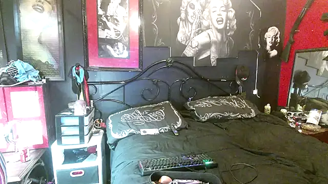 Splash Queen420 online show from 12.14.25