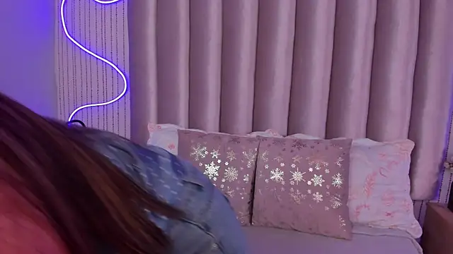 SamanthaPeachss online show from 10.08.25