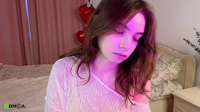 Evi Brook online show from 04.17.26