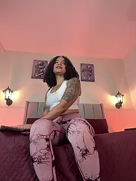 Samara Hadi  online show from 02.04.26