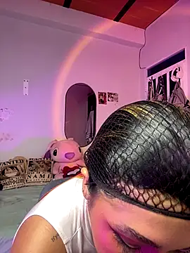 Snapshot of emilysofiia chatting on 09.18.25 emilysofiia online show from 09.18.25