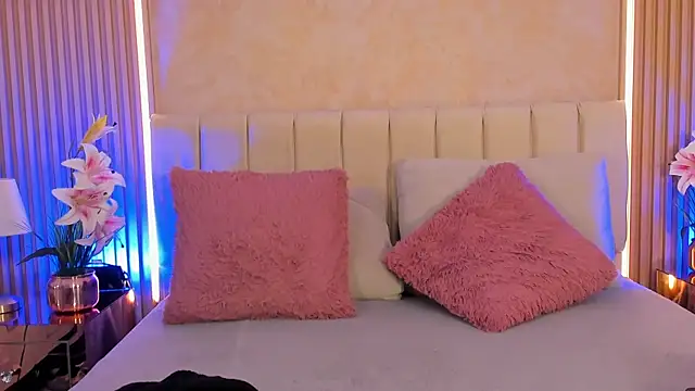 MaddyGray  online show from 04.18.26