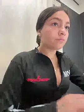 Alyha Cortes online show from 09.25.25