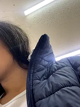 Alyha Cortes online show from 11.06.25