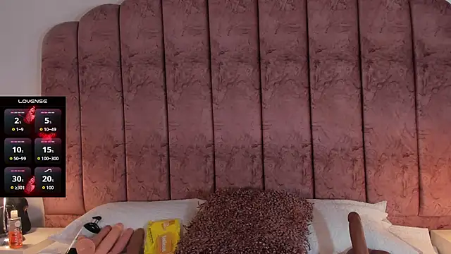 Snapshot of ValeskaZuev1 chatting on 10.09.25 ValeskaZuev1 online show from 10.09.25