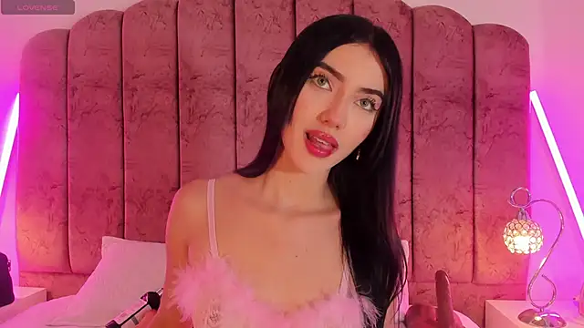 Snapshot of ValeskaZuev1 chatting on 10.12.25 ValeskaZuev1 online show from 10.12.25