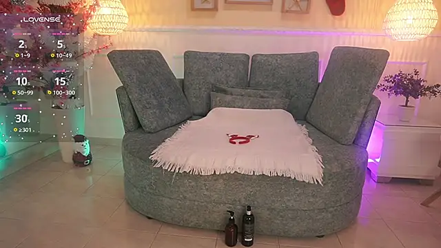 LoonaNyx online show from 12.18.25