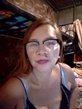 Snapshot of SexyHottMom chatting on 06.24.26 SexyHottMom online show from 06.24.26