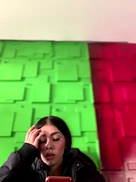 Snapshot of Linda_LS chatting on 10.06.25 Linda LS online show from 10.06.25