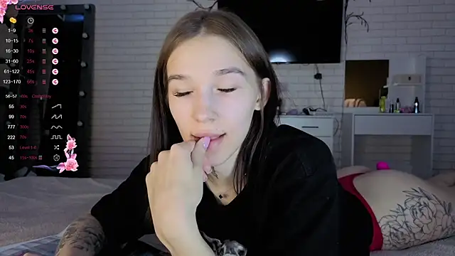 AsyaMiller online show from 11.26.25