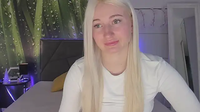 HollyTailors online show from 03.19.26