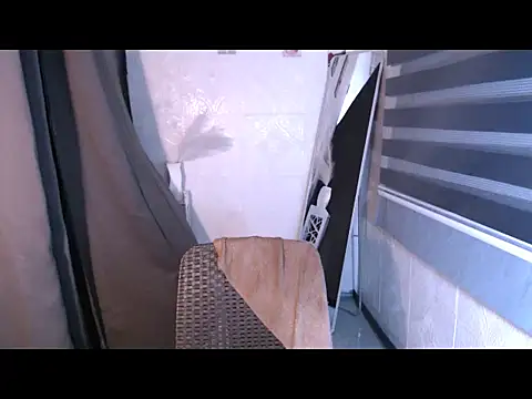 LauraSoHot online show from 11.08.25