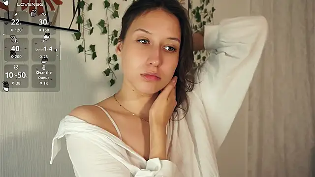 Snapshot of BeckyBurgh chatting on 09.16.25 BeckyBurgh online show from 09.16.25