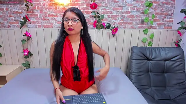 MelanyWayne  online show from 12.02.25