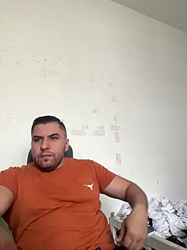 Snapshot of raulgzz4 chatting on 04.04.26 raulgzz4 online show from 04.04.26