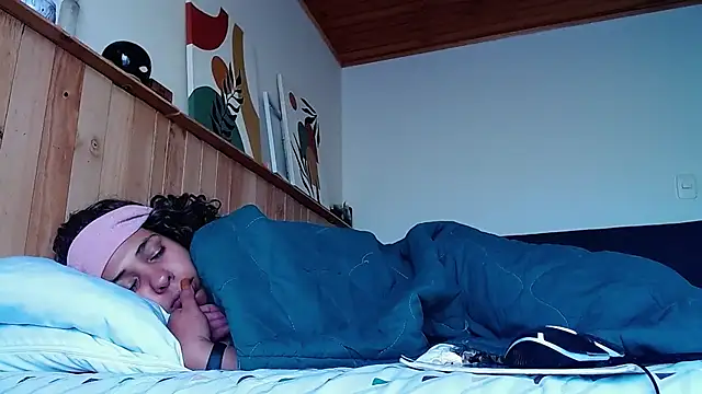 IVONNE COLLINS33 online show from 11.08.25