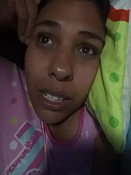 IVONNE COLLINS33 online show from 04.15.26