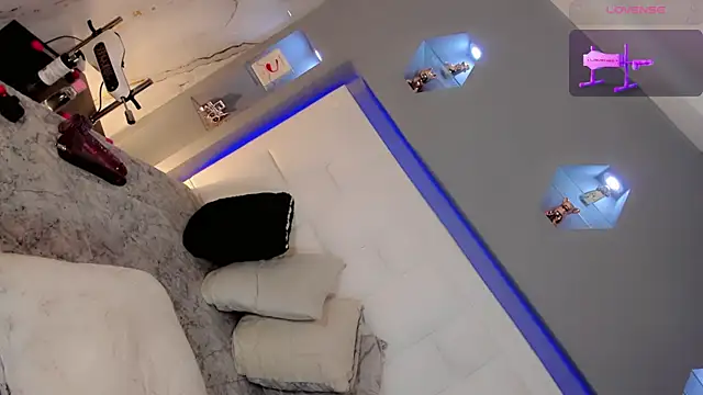 Ariia-janee online show from 04.10.26