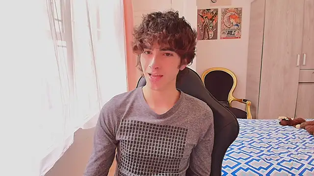 Snapshot of Nude_Boy18 chatting on 10.27.25 Nude Boy18 online show from 10.27.25