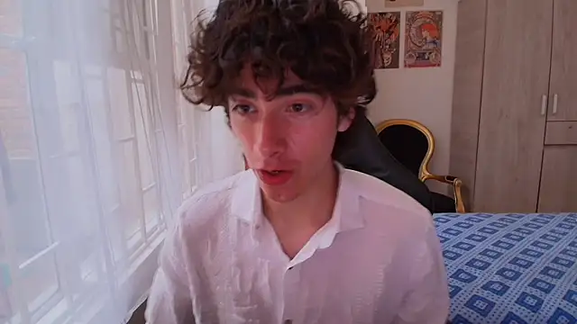 Snapshot of Nude_Boy18 chatting on 10.30.25 Nude Boy18 online show from 10.30.25