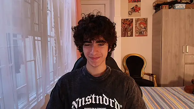 Snapshot of Nude_Boy18 chatting on 11.01.25 Nude Boy18 online show from 11.01.25