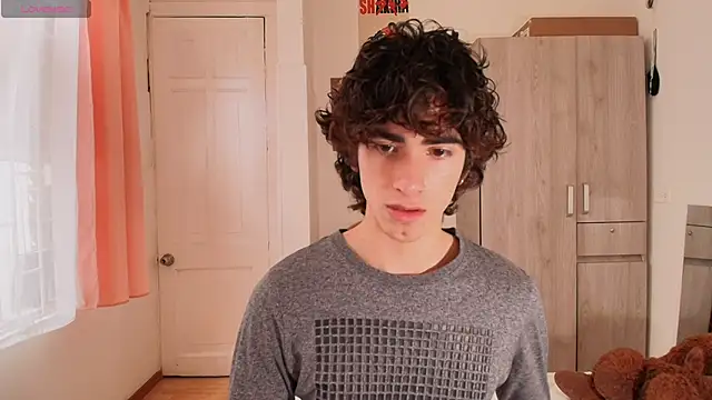 Snapshot of Nude_Boy18 chatting on 11.22.25 Nude Boy18 online show from 11.22.25