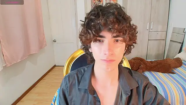 Snapshot of Nude_Boy18 chatting on 11.25.25 Nude Boy18 online show from 11.25.25