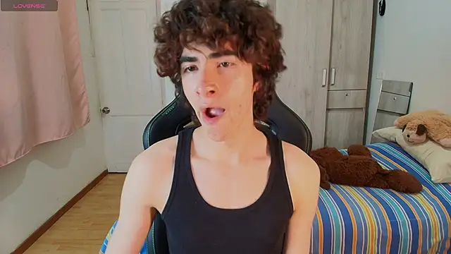 Snapshot of Nude_Boy18 chatting on 11.30.25 Nude Boy18 online show from 11.30.25