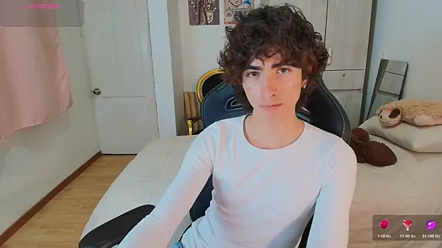 Nude Boy18 online show from 12.20.25